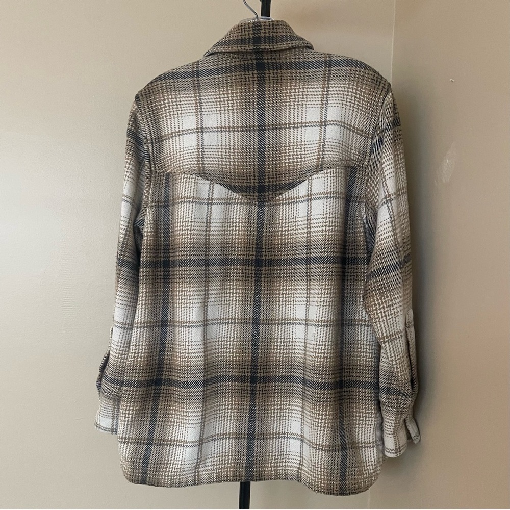 Madewell Flannel Button-Up Shirt-Jacket in Plaid - Picture 4 of 11